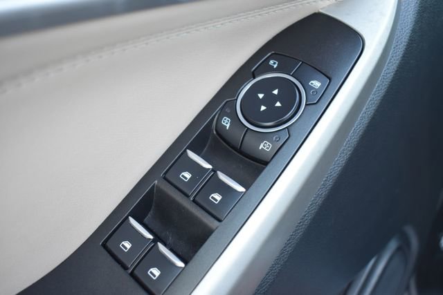 Used 2023 Ford Explorer Limited image 12