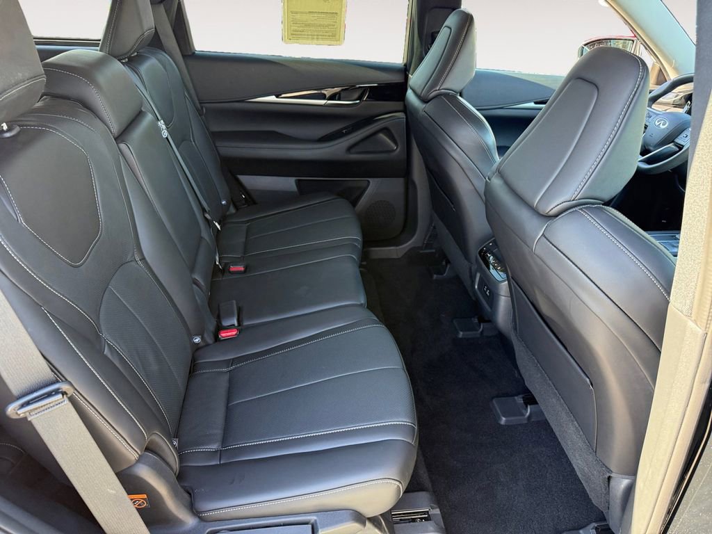 Used 2025 INFINITI QX60 Pure image 30