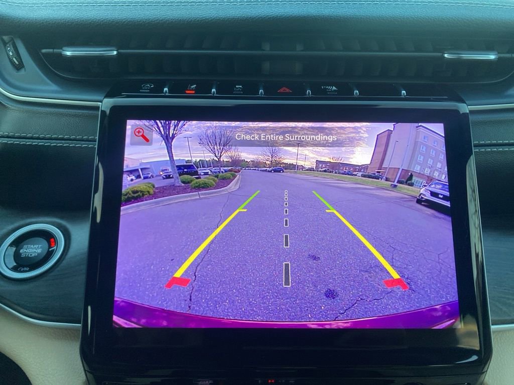 Used 2023 Jeep Grand Cherokee Limited image 24