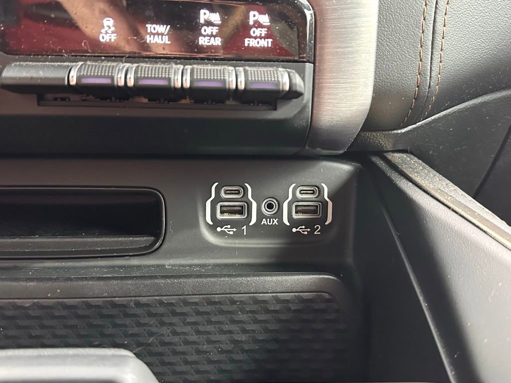 Used 2021 RAM 1500 Limited w/ Bed Utility Group image 31