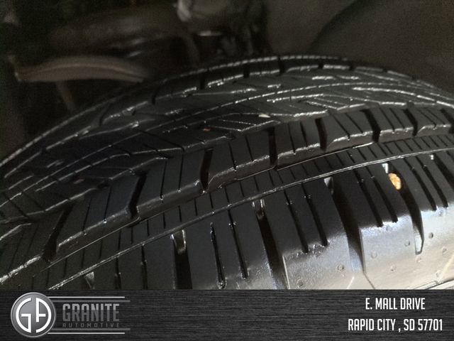 Used 2022 GMC Yukon XL SLT w/ SLT Luxury Package image 27