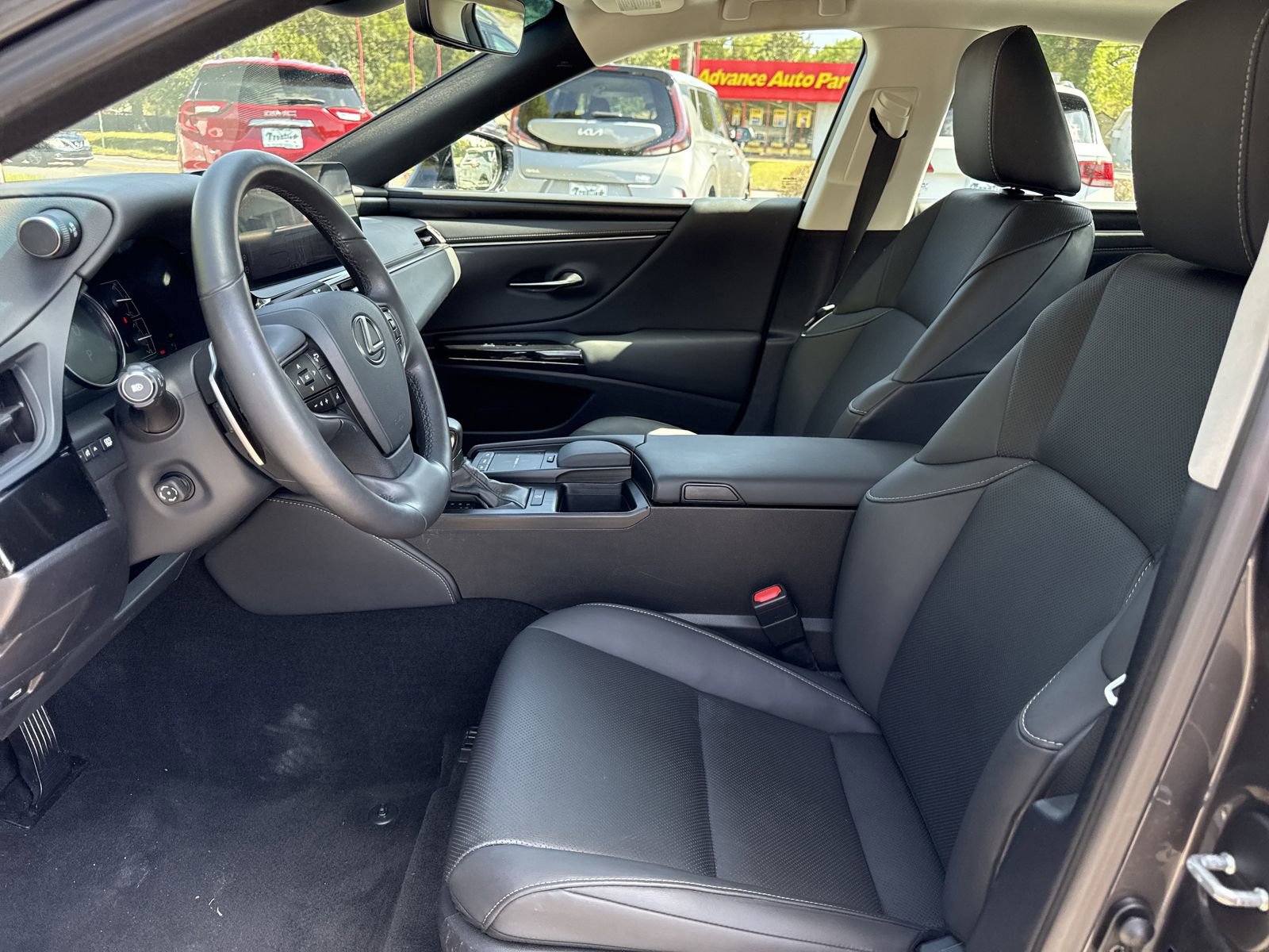 Used 2022 Lexus ES 350 w/ Premium Package FWD image 9