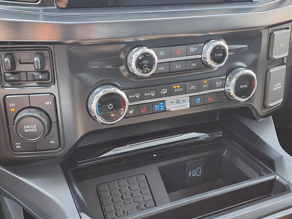 New 2026 Ford F250 Lariat w/ Black Appearance Package AWD/4WD image 10