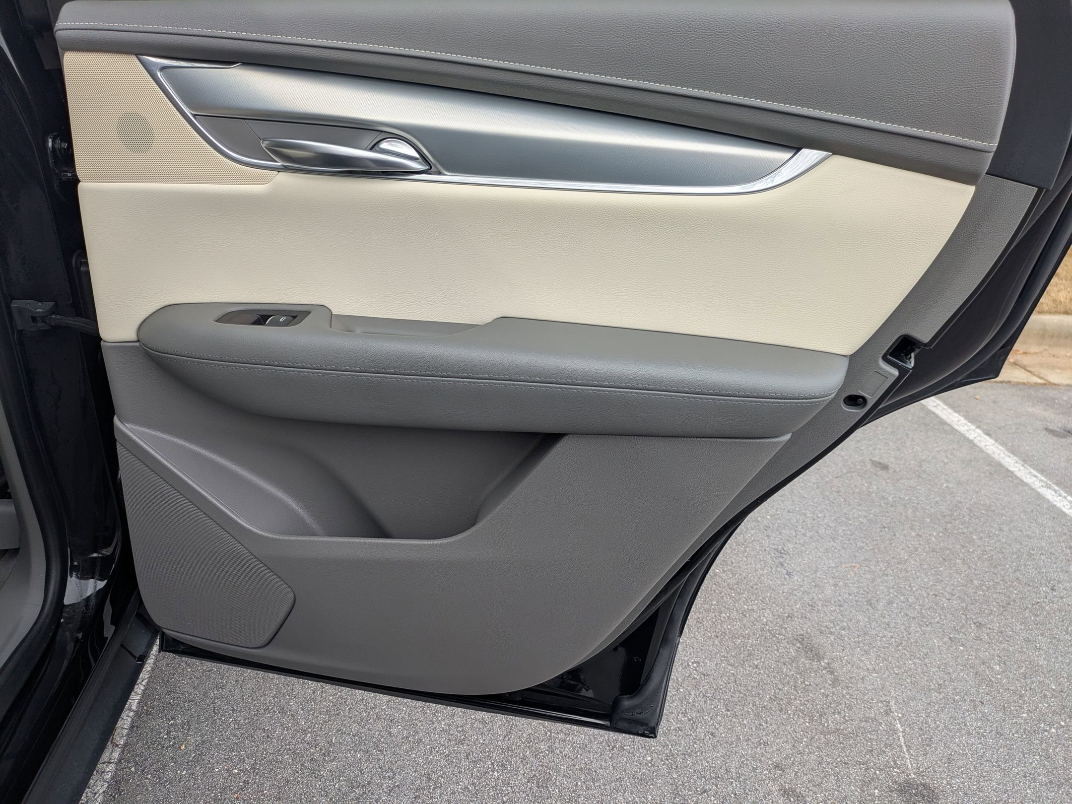 Used 2019 Cadillac XT5 Premium Luxury w/ Driver Assist Package image 35