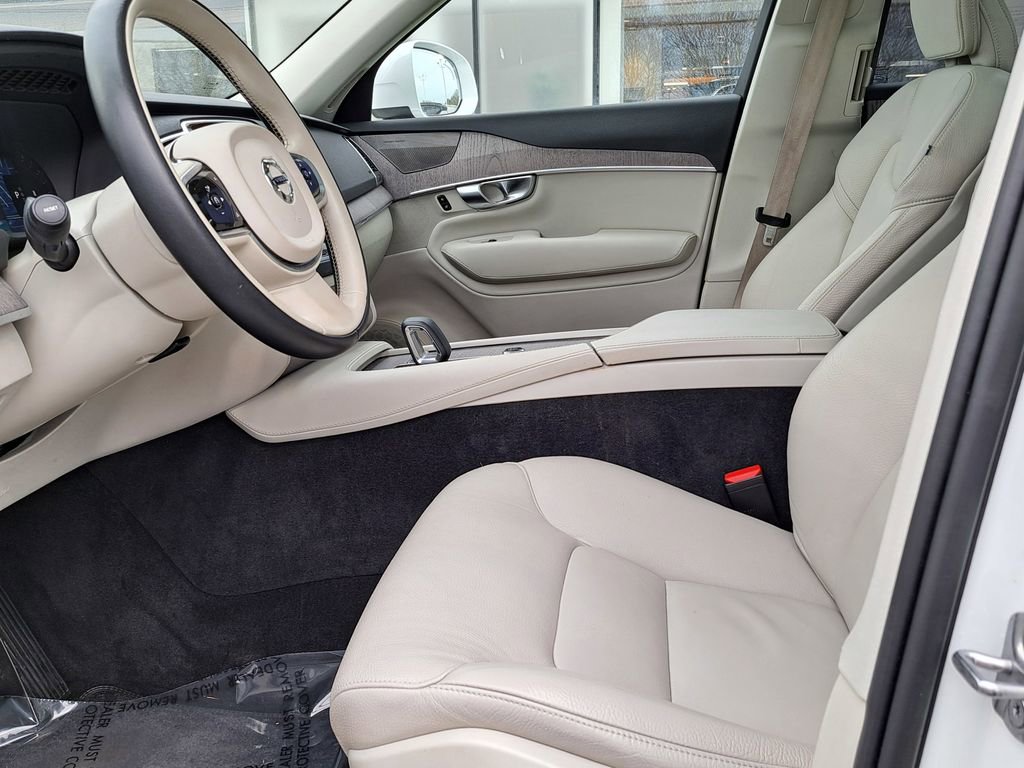 Used 2023 Volvo XC90 B5 Plus w/ Protection Package Premier image 19