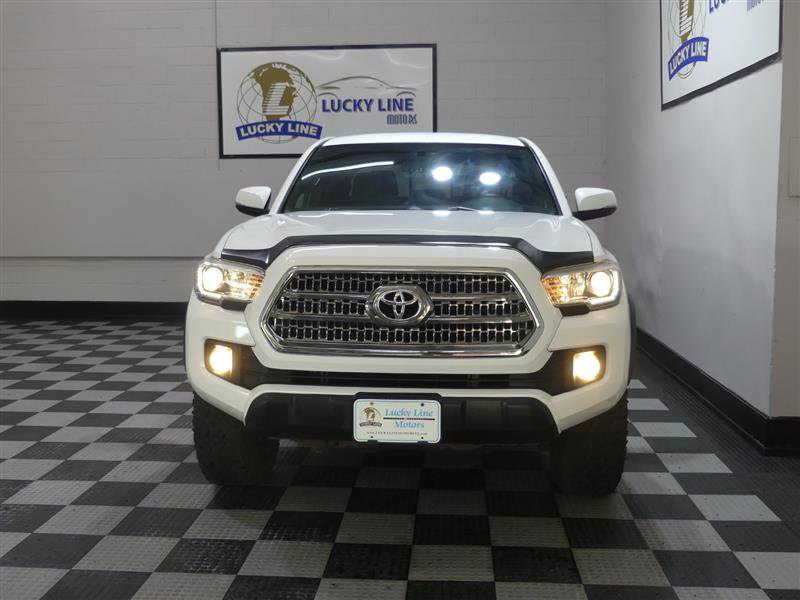 Used 2017 Toyota Tacoma TRD Off-Road w/ Tow Package image 2
