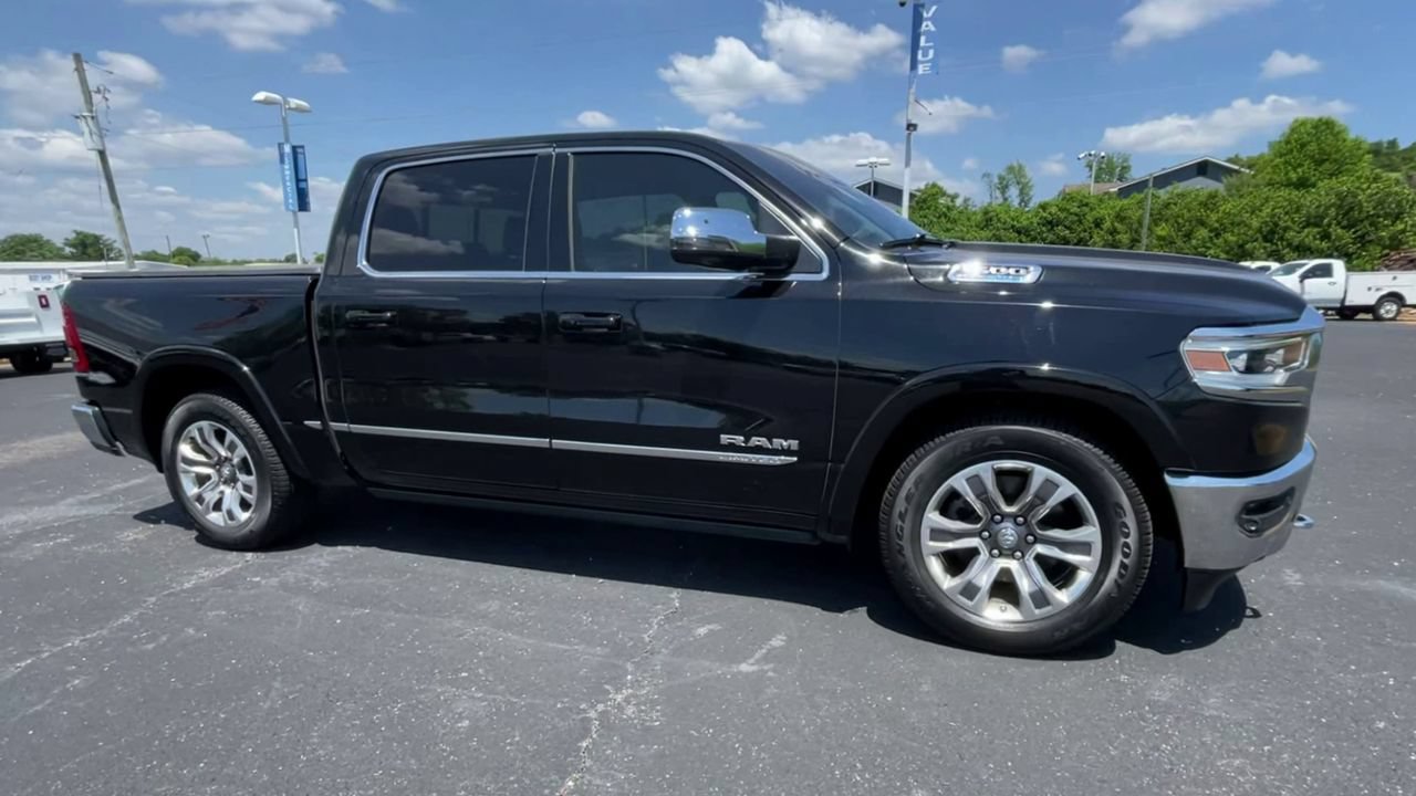 Used 2023 RAM 1500 Limited AWD/4WD image 2