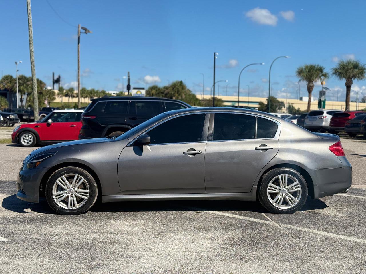 Used 2013 INFINITI G37 x w/ Premium Pkg AWD/4WD image 8
