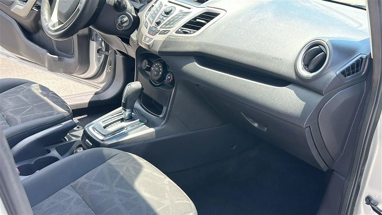 Used 2012 Ford Fiesta SE FWD image 35