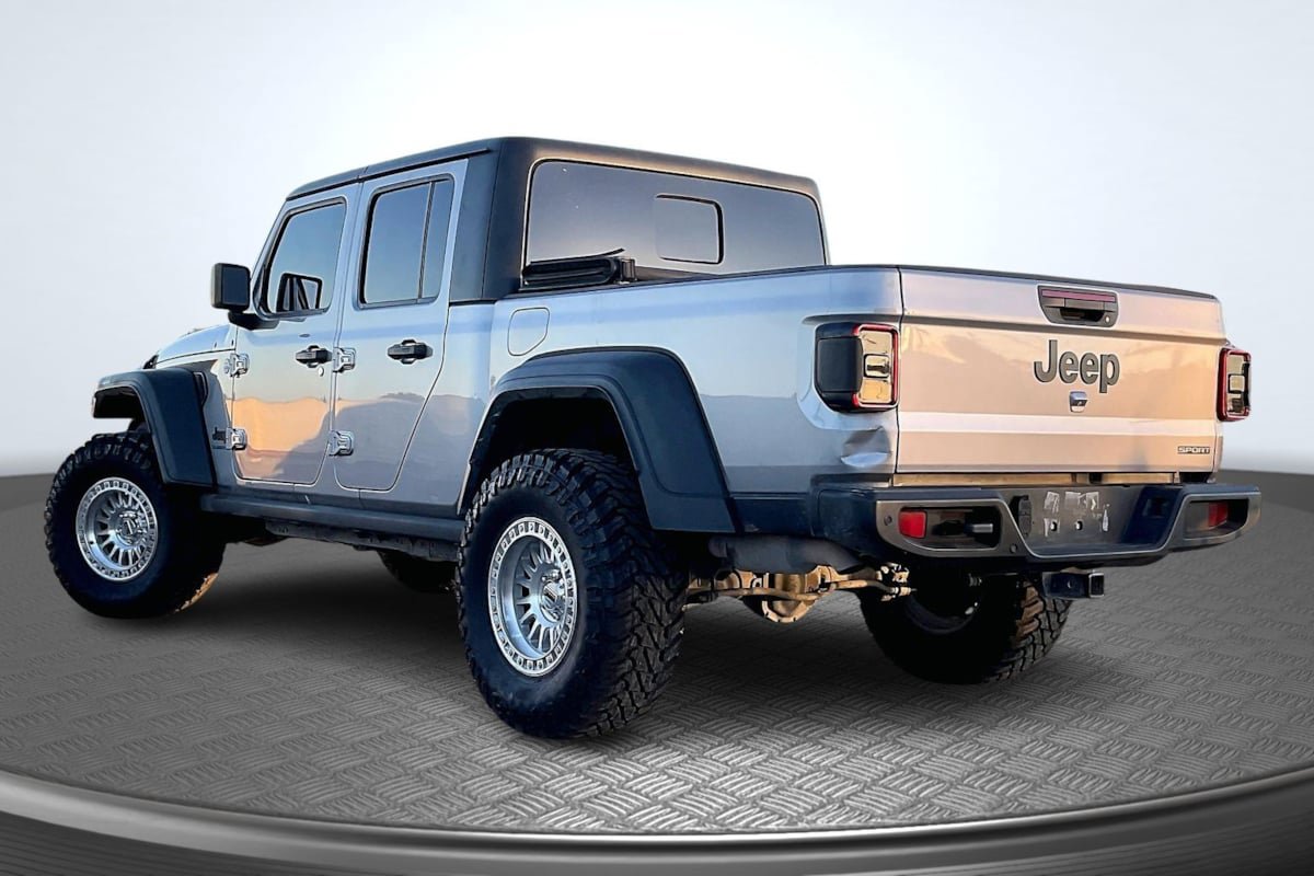 Used 2020 Jeep Gladiator Sport w/ Quick Order Package 24S AWD/4WD image 2