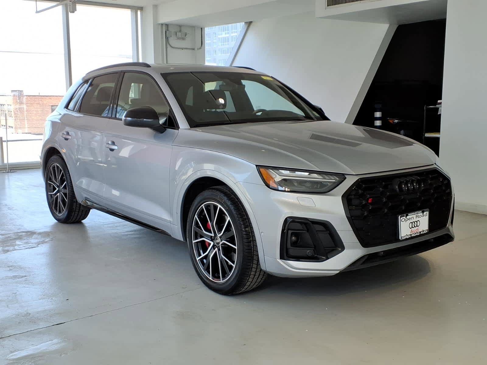 Used 2023 Audi SQ5 Prestige w/ Prestige Package AWD/4WD image 3