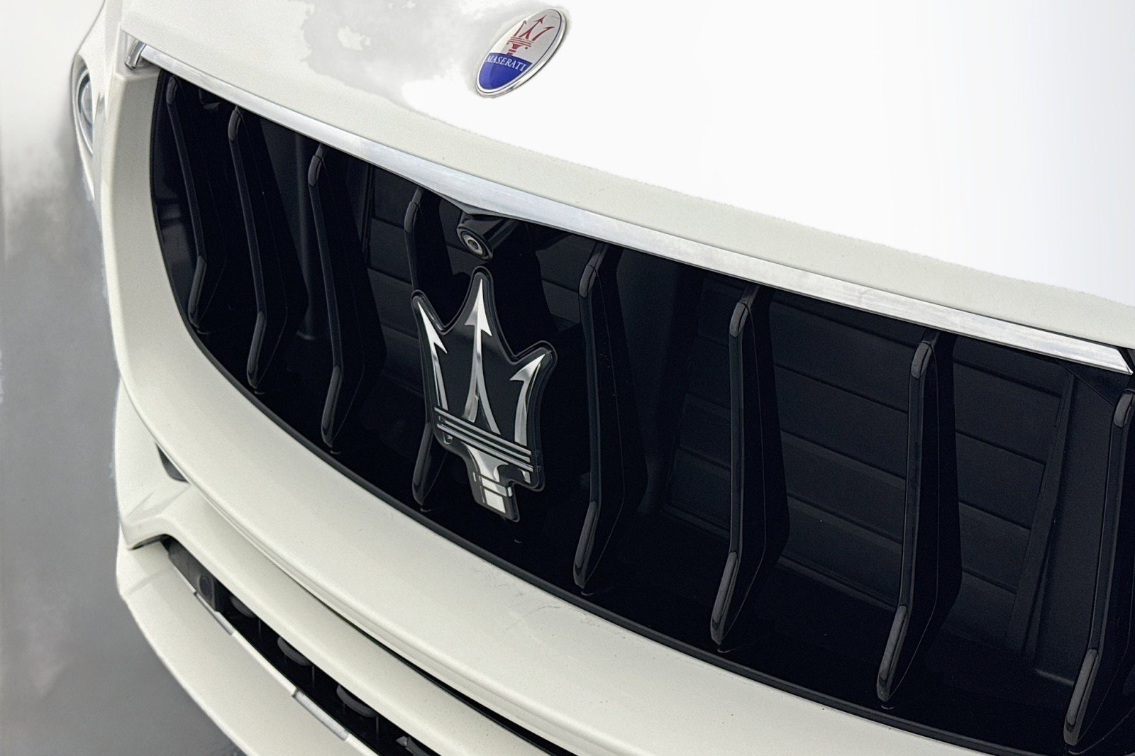 Used 2018 Maserati Levante GranSport image 12