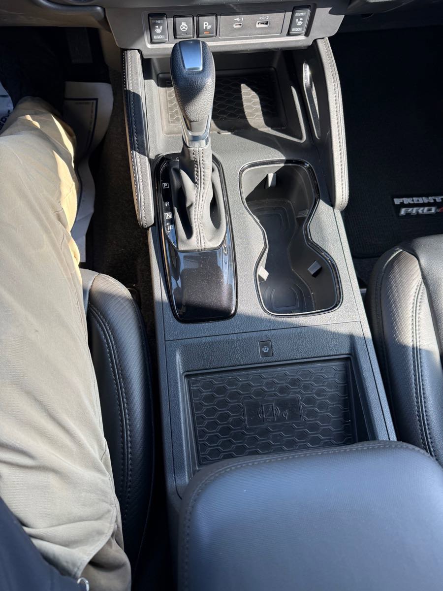 Used 2022 Nissan Frontier PRO-4X image 23