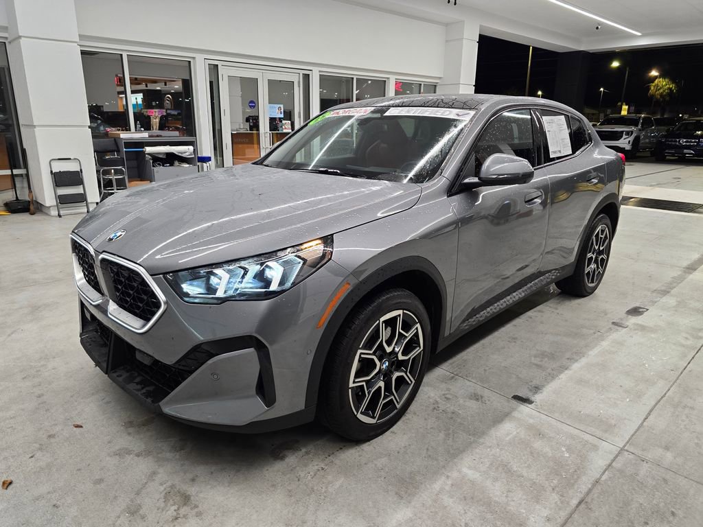 Used 2025 BMW X2 xDrive28i image 2
