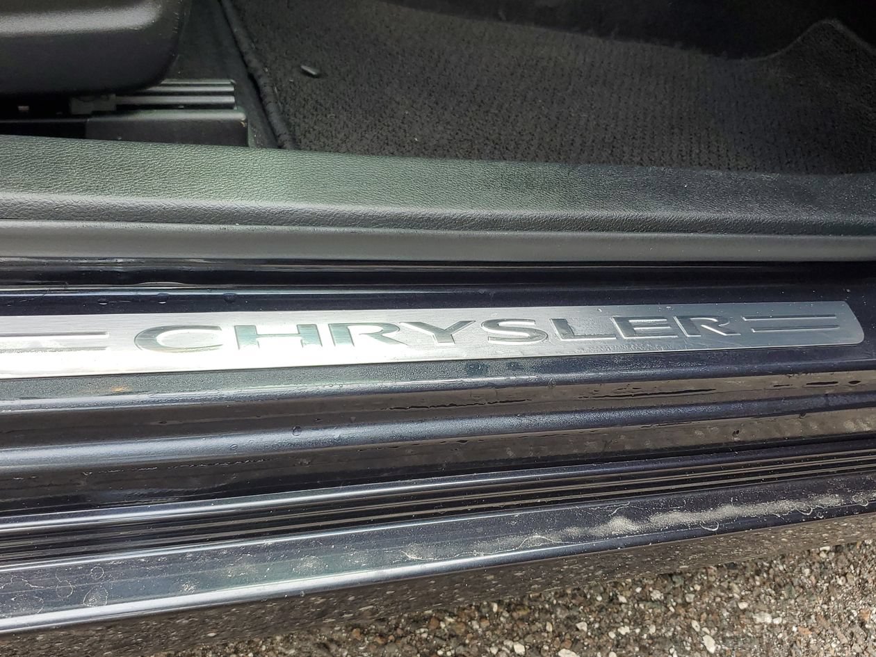 Used 2019 Chrysler 300 C RWD image 6