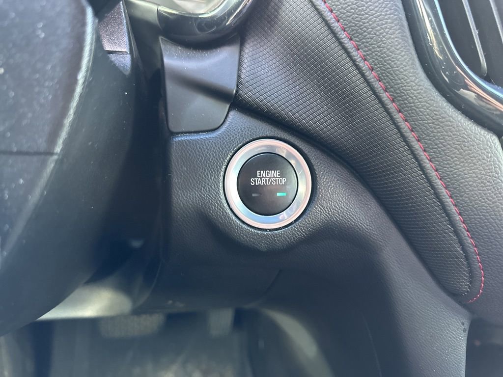 Used 2022 Chevrolet Equinox RS w/ Infotainment Package image 24