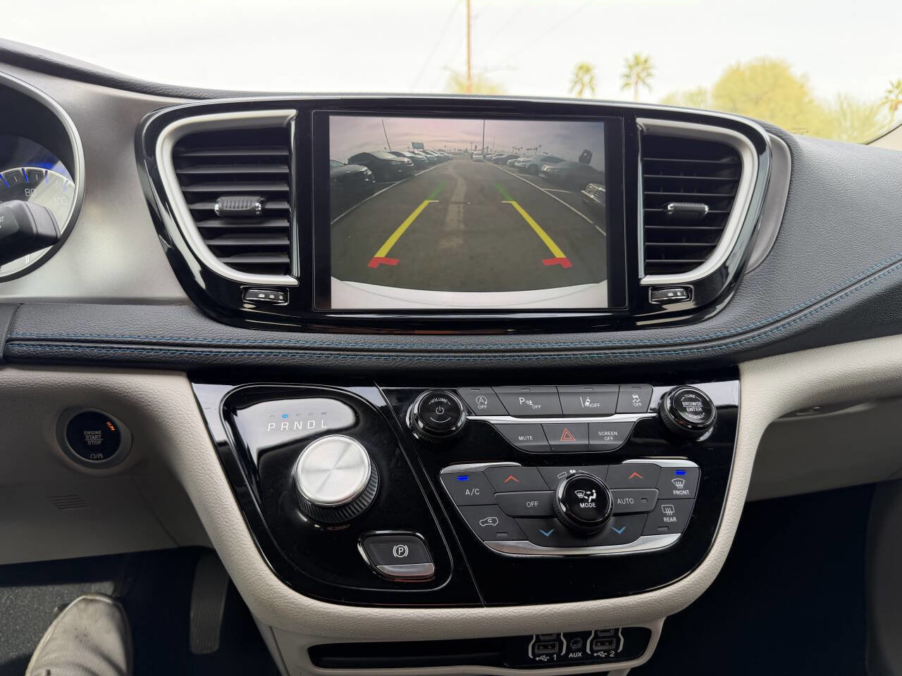 Used 2021 Chrysler Pacifica Touring image 19