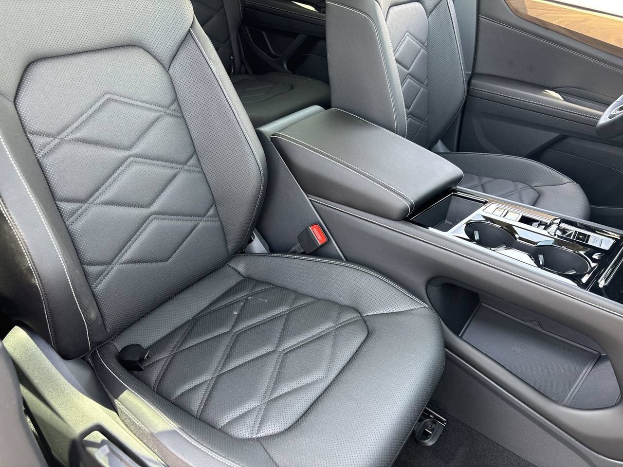 New 2026 Volkswagen Atlas SE FWD image 7