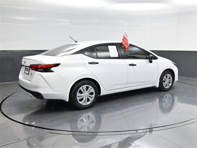 Used 2025 Nissan Versa S w/ Trunk Package image 3