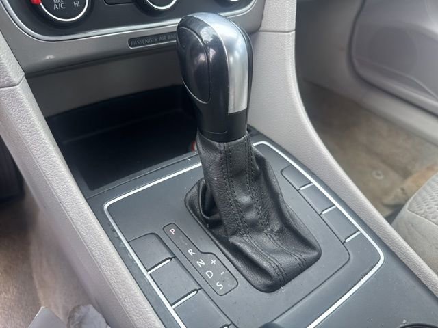 Used 2014 Volkswagen Passat 1.8T S image 28