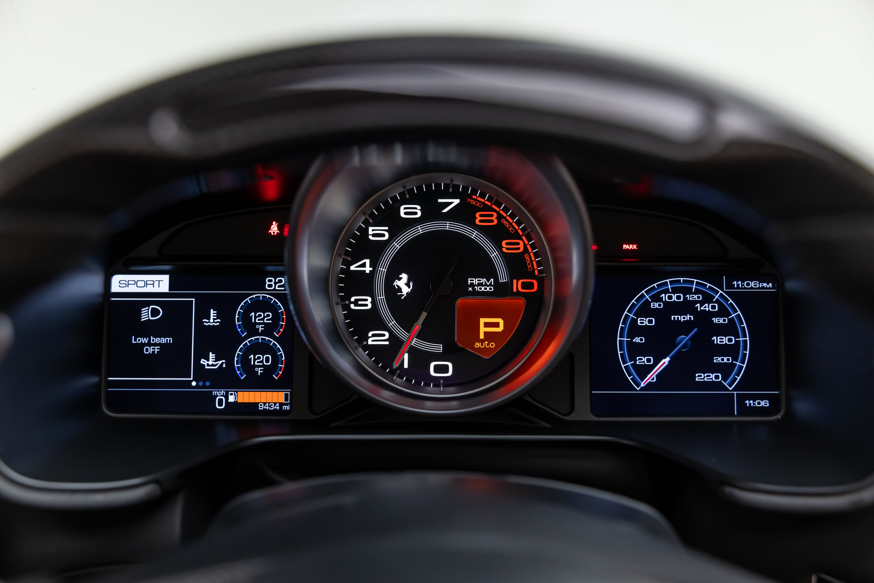 Used 2020 Ferrari Portofino RWD image 44