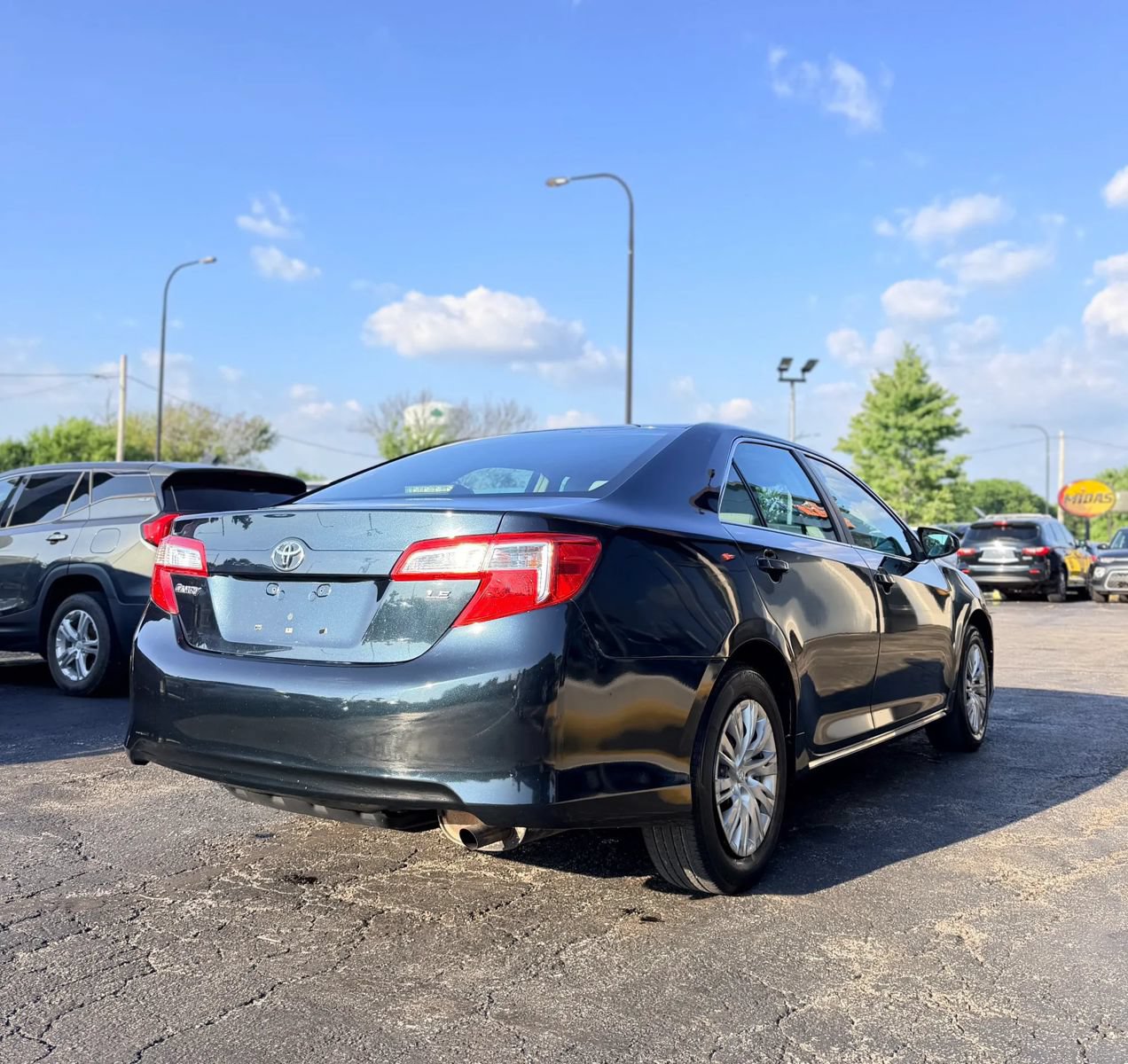 Used 2012 Toyota Camry LE FWD image 4