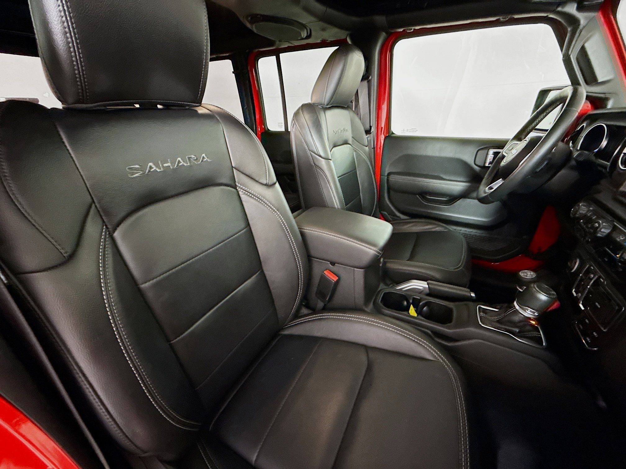 Used 2022 Jeep Wrangler Unlimited Sahara w/ Cold Weather Group image 34