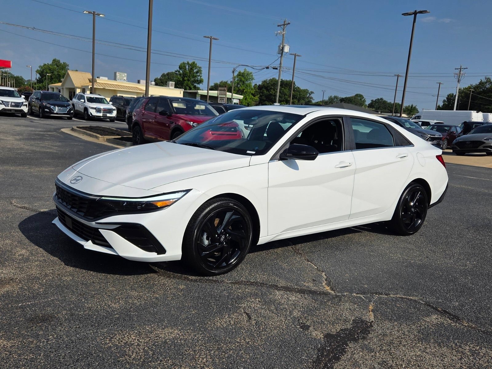 Certified 2026 Hyundai Elantra SEL Sport Premium w/ Cargo Package FWD image 3
