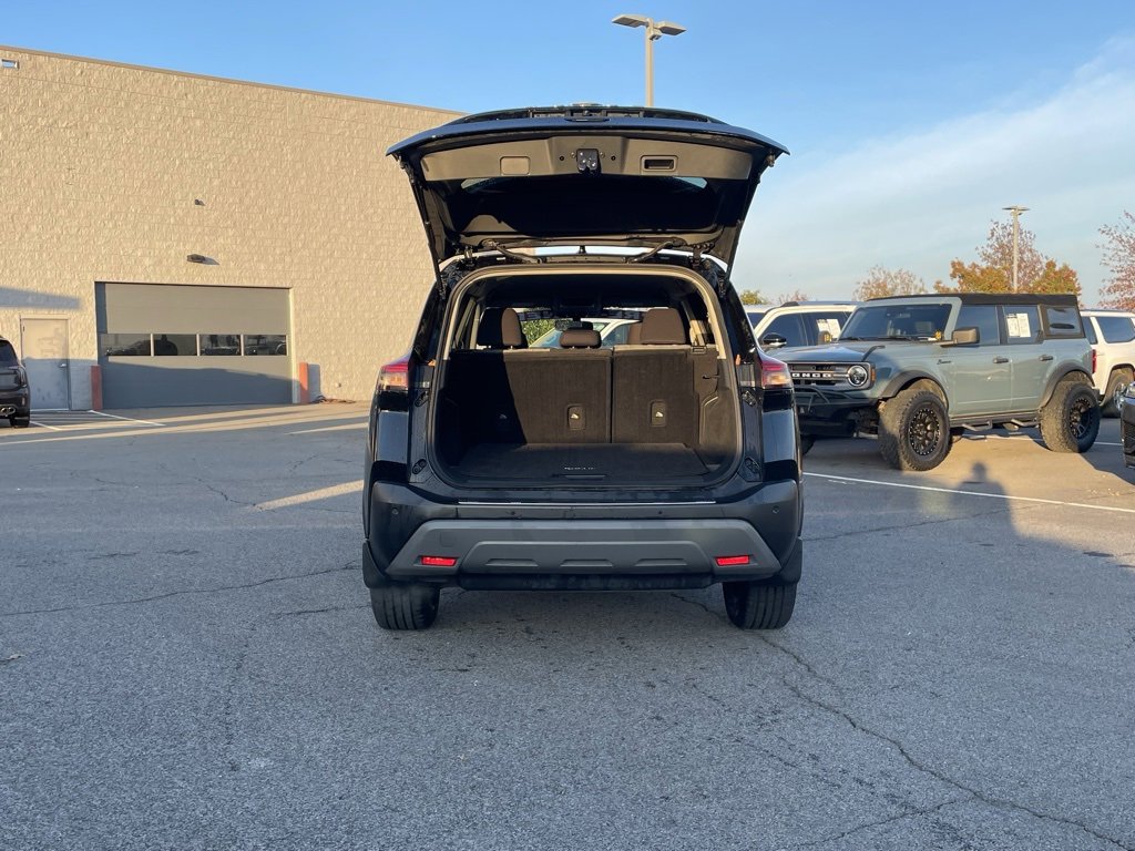 Used 2023 Nissan Rogue SV image 7