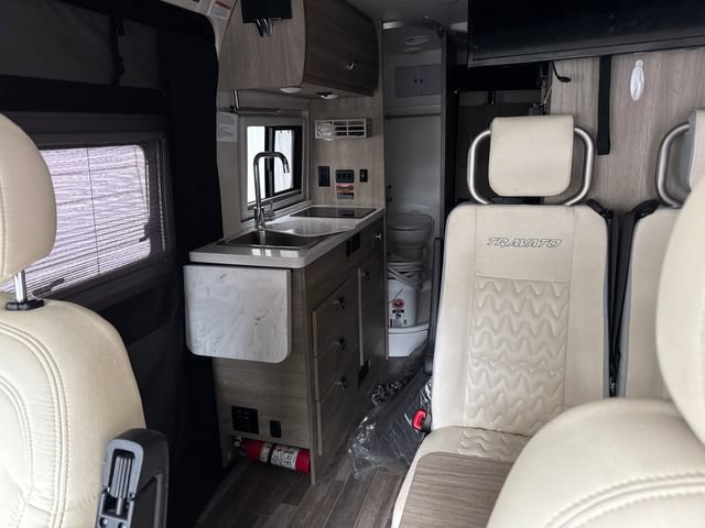 Used 2021 RAM ProMaster 3500 w/ Premium Appearance Group FWD image 9