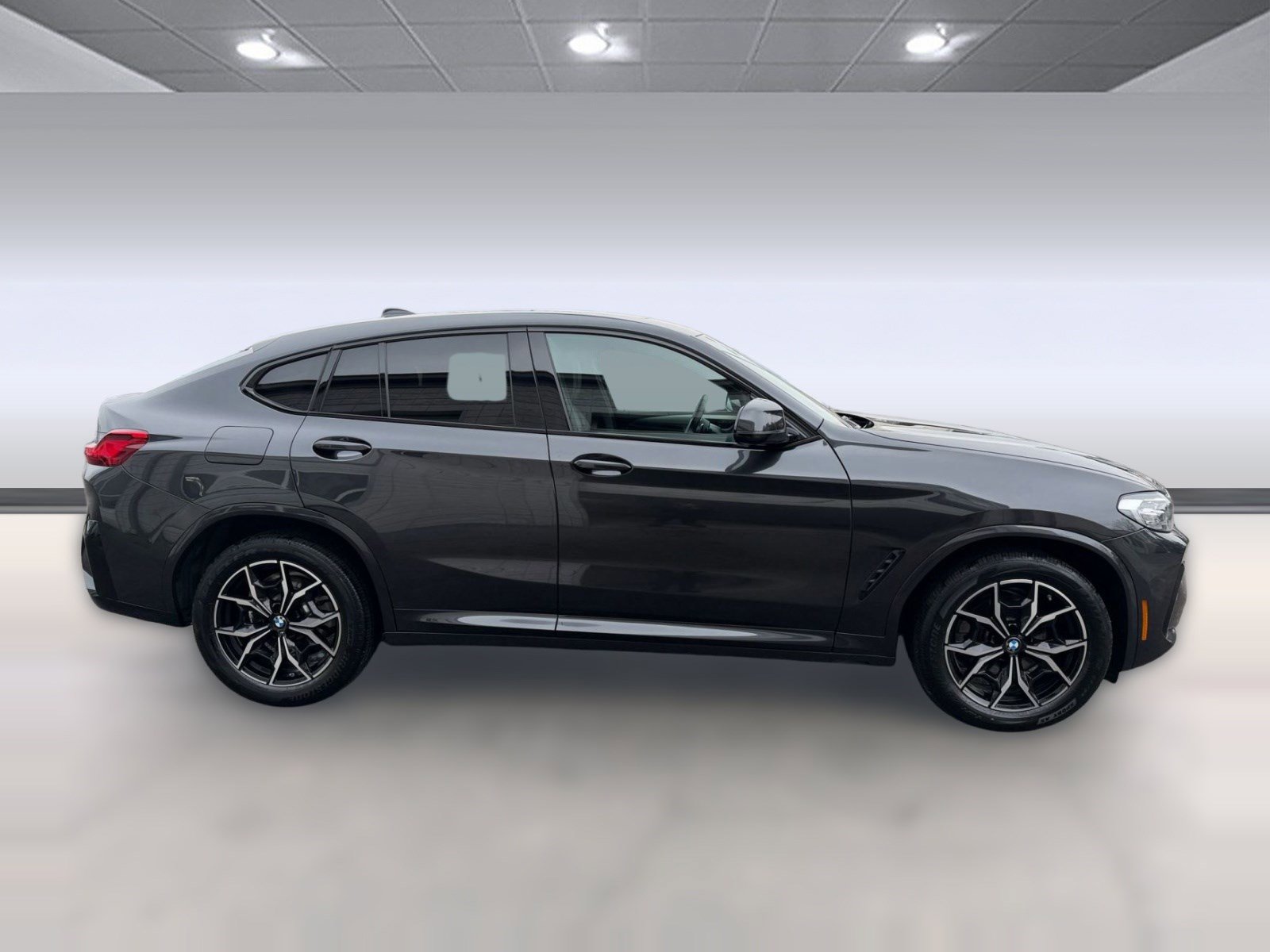 Certified 2025 BMW X4 xDrive30i image 8