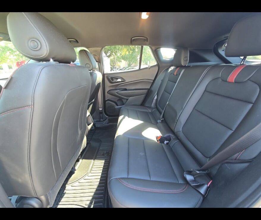 Used 2025 Chevrolet Trax RS w/ Driver Confidence Package FWD image 7