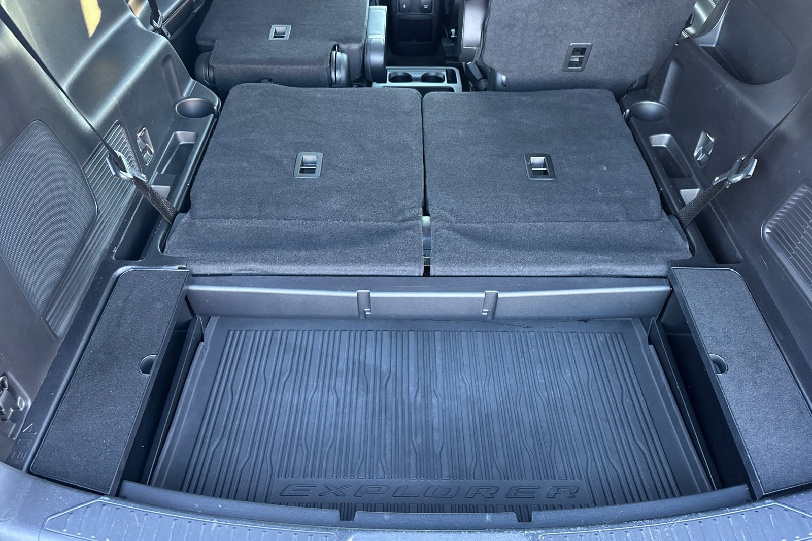 Used 2020 Ford Explorer Limited w/ Class III Trailer Tow Package image 17