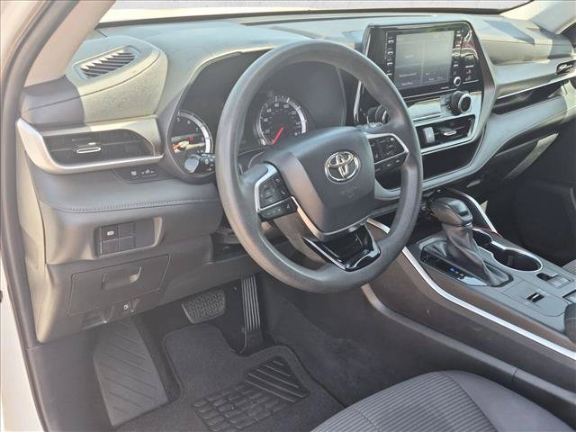Used 2021 Toyota Highlander L FWD image 10