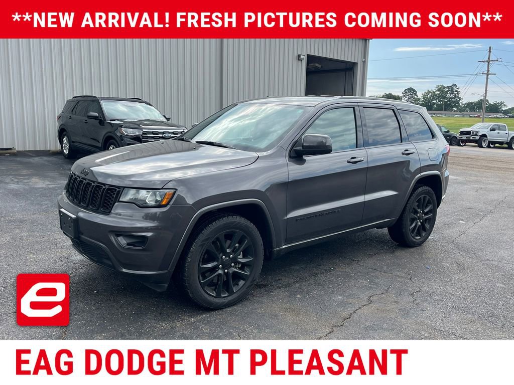 Used 2021 Jeep Grand Cherokee Laredo X AWD/4WD image 2