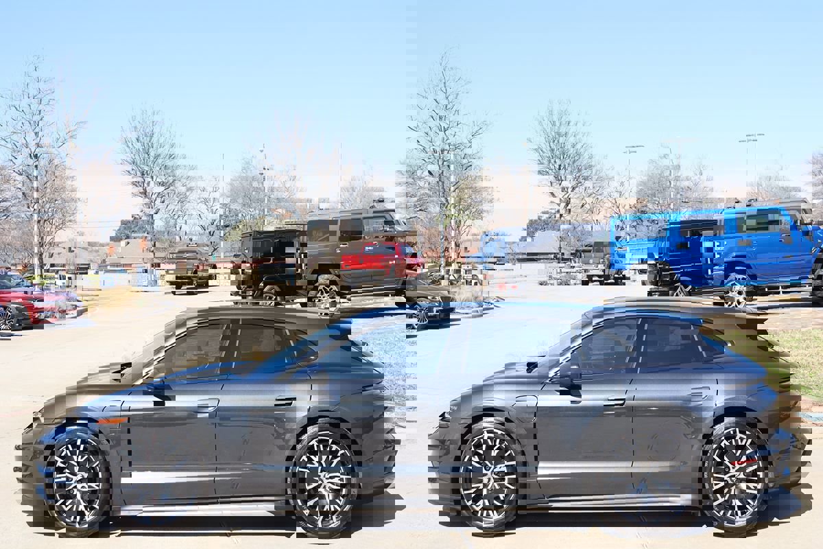 Used 2022 Porsche Taycan 4 Cross Turismo image 7