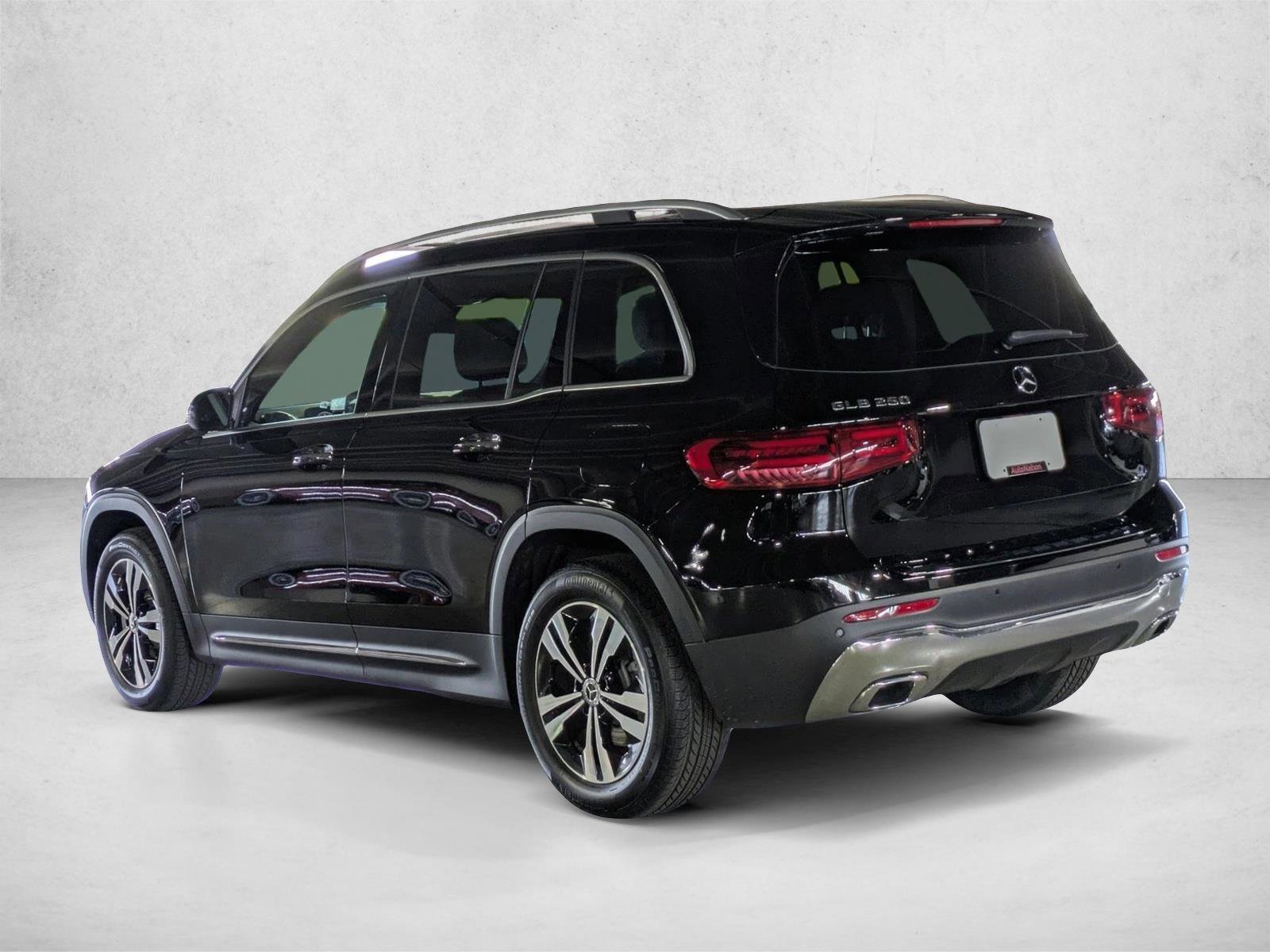 Certified 2025 Mercedes-Benz GLB 250 image 8
