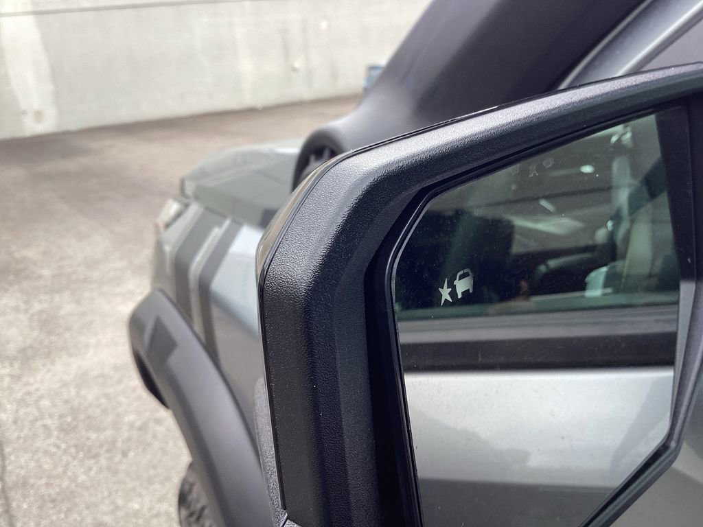 Used 2024 Chevrolet Colorado ZR2 w/ ZR2 Convenience Package III image 32