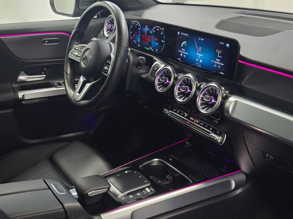 Used 2022 Mercedes-Benz EQB 350 4MATIC image 27