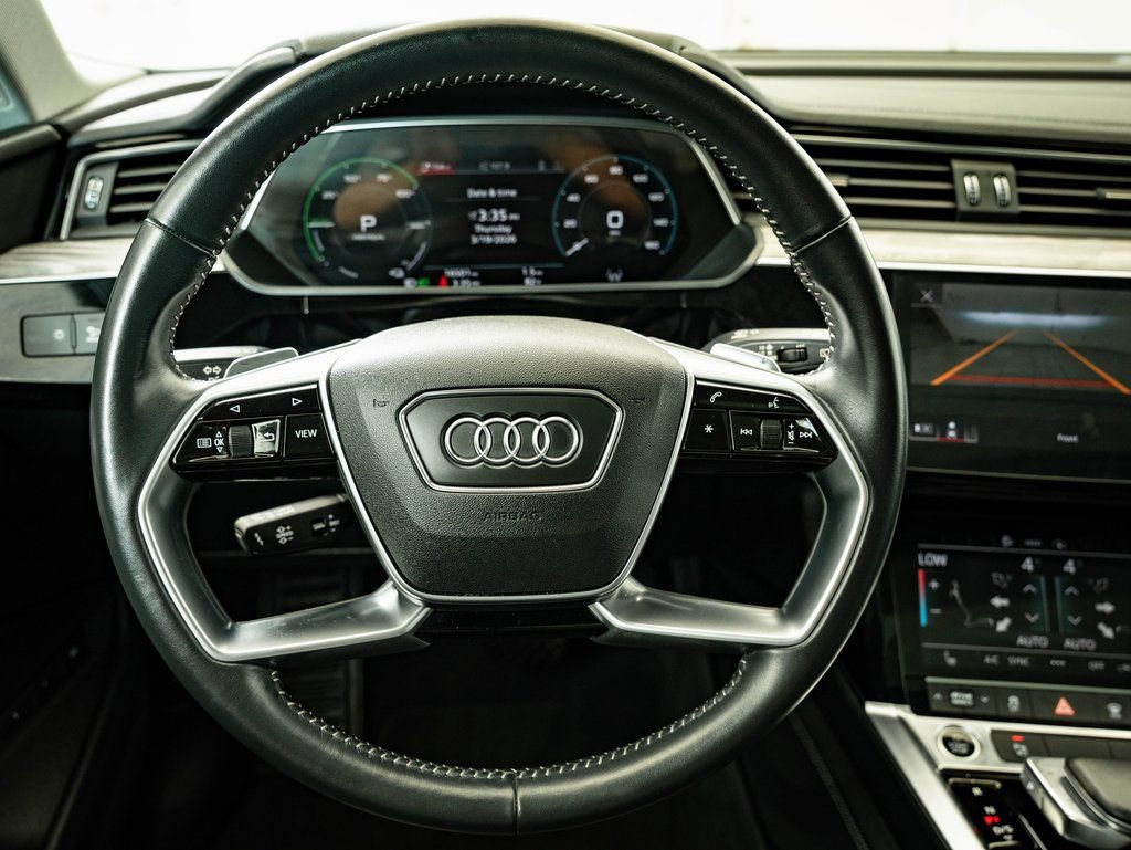 Used 2021 Audi e-tron Premium w/ Convenience Plus Package AWD/4WD image 39
