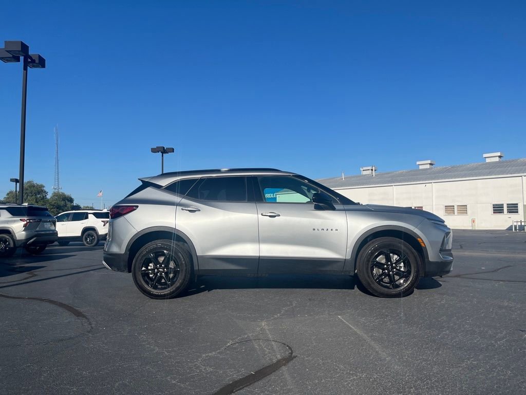 New 2025 Chevrolet Blazer LT w/ Midnight/Sport Edition video 2