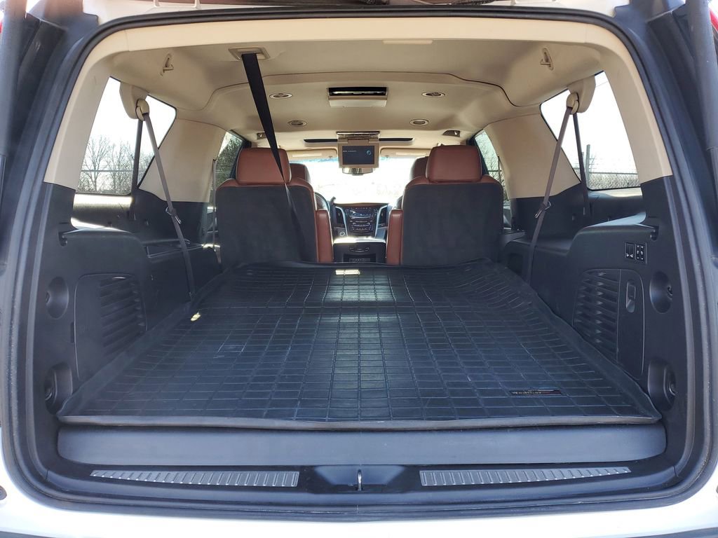 Used 2016 Cadillac Escalade ESV Luxury image 11
