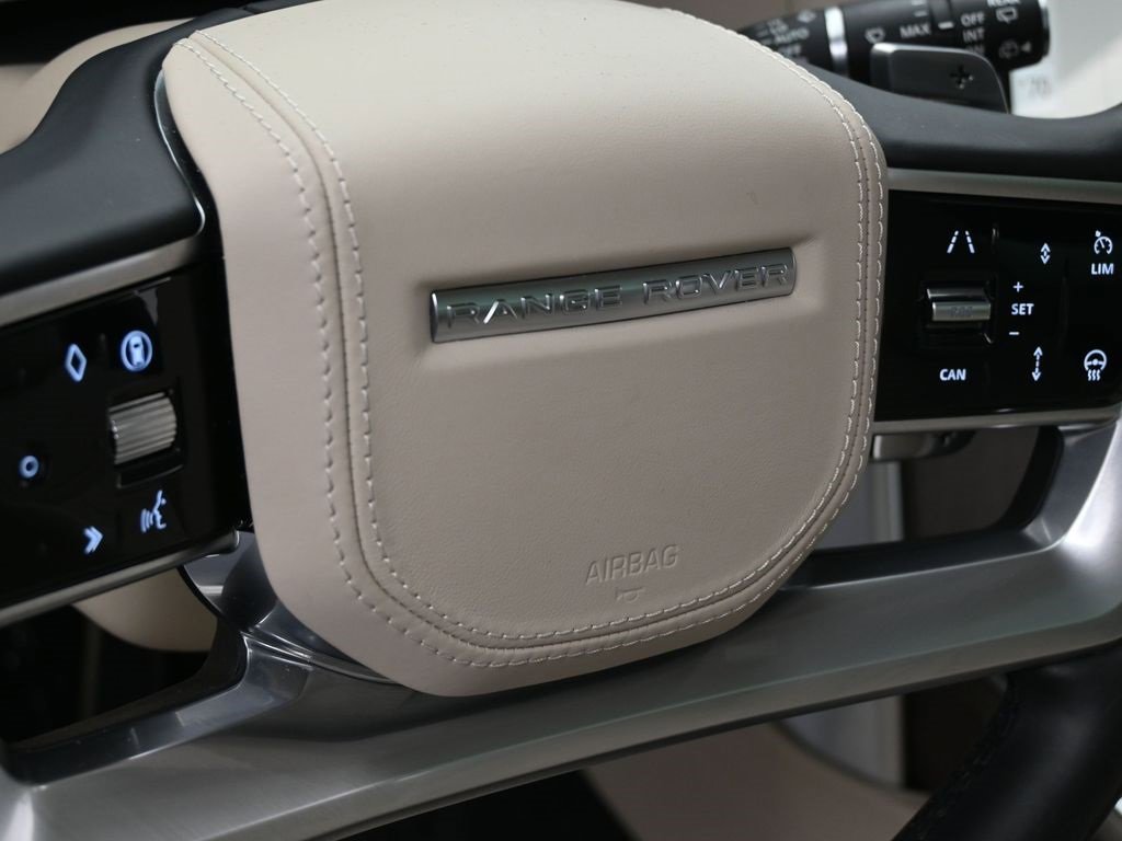 Used 2024 Land Rover Range Rover SE image 12