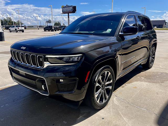 Used 2024 Jeep Grand Cherokee Overland w/ Adv Protech Group III AWD/4WD image 8