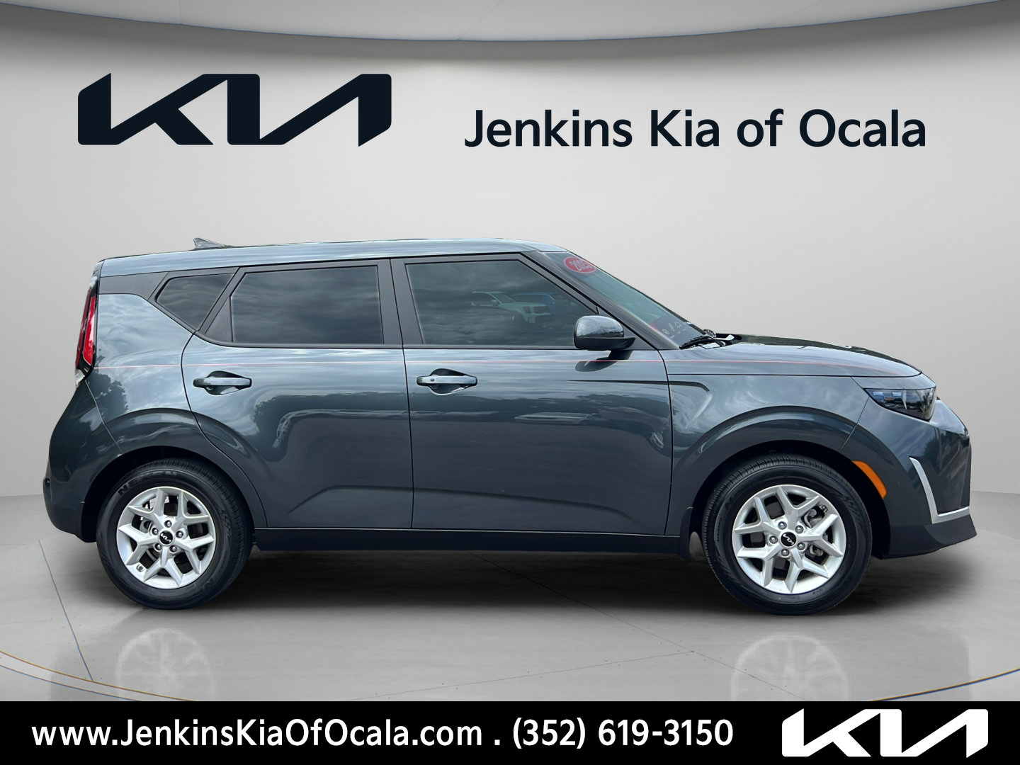 Certified 2025 Kia Soul S FWD image 2