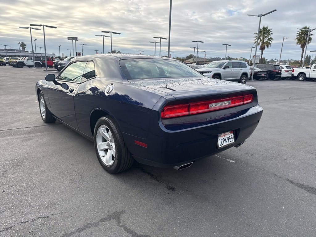 Used 2014 Dodge Challenger SXT image 5