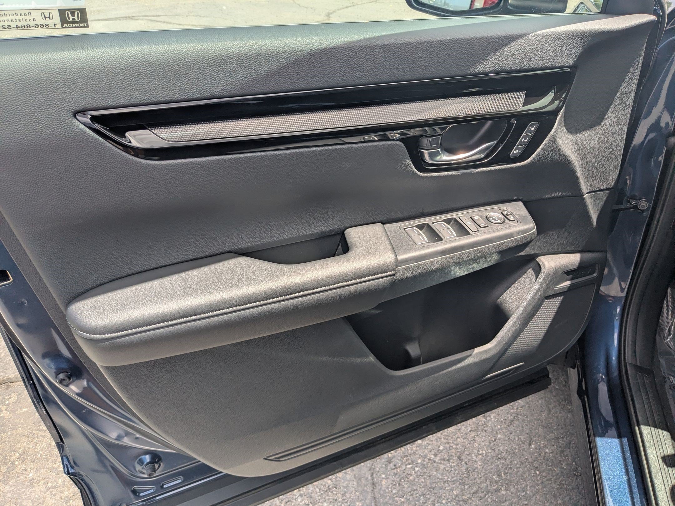 Used 2025 Honda CR-V EX-L image 16
