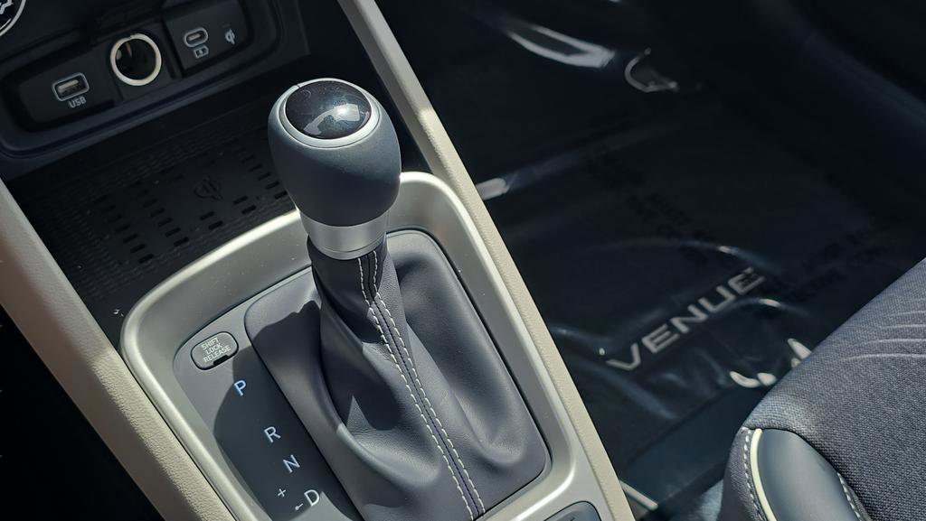 New 2026 Hyundai Venue SEL FWD image 22