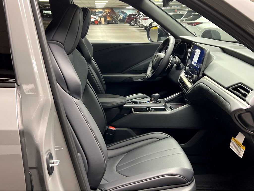 New 2026 Lexus TX 500h AWD image 24