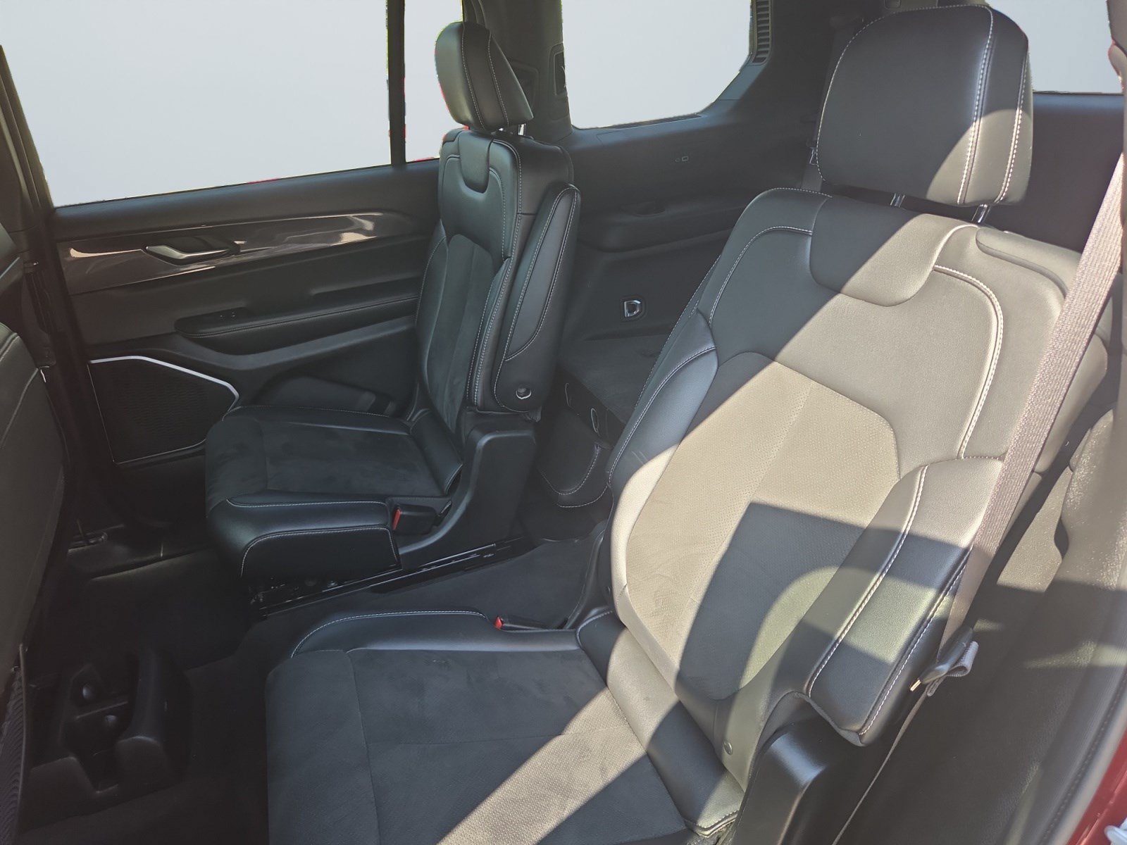 Used 2021 Jeep Grand Cherokee L Laredo AWD/4WD image 15